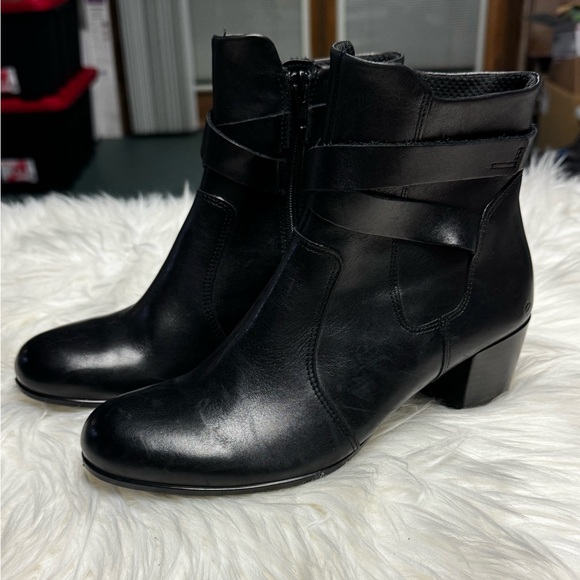 ECCO Shape M35 Ankle Boots 6.5 Black Leather Water-Resistant Comfort Zip Heels - Picture 2 of 7